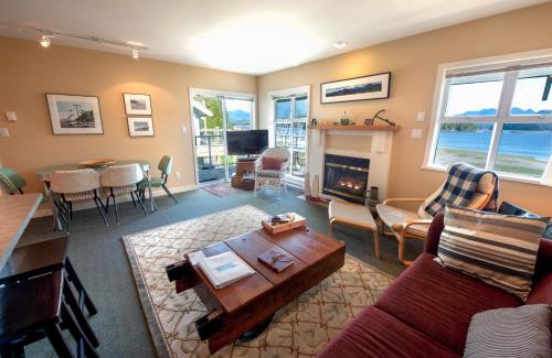 Tofino Apartment | Waterfront Condo by OnlyBC 202