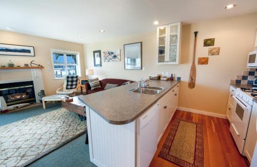 Tofino Apartment | Waterfront Condo by OnlyBC 202