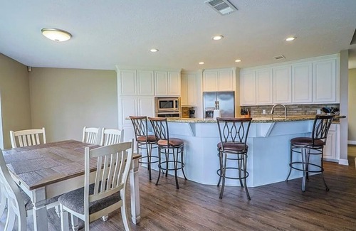 Brookeland House | Waterfront Cove 3 bed, 3 bath, jacuzzi tub, screened sunroom, deck,fireplace