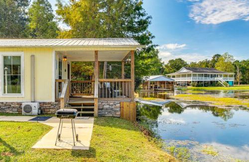 Andalusia House | Waterfront Deck! Couples Retreat on Point A Lake