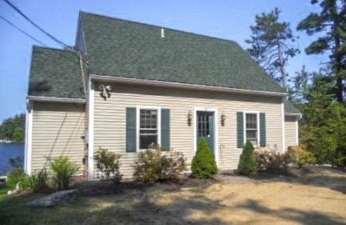 Meredith House | Waterfront Delight at Spindle Point