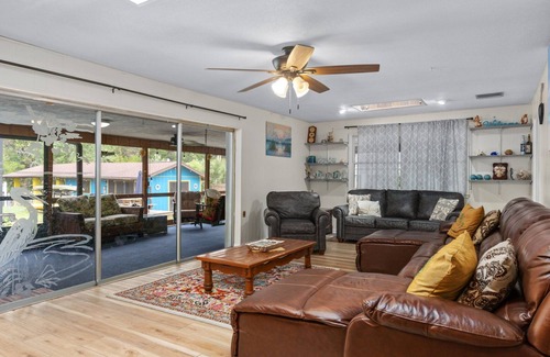 Homosassa House | Waterfront family house on Homosassa River canal with Pool and dock!