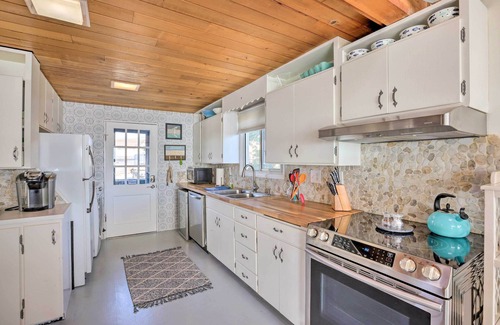 Ferndale House | Waterfront Ferndale Home: Deck + Beach Access