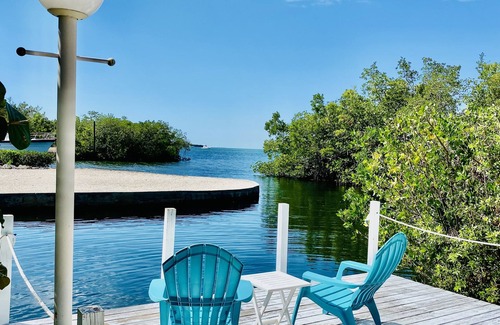 Islamorada Cottage | WATERFRONT FISHING COTTAGE/DOCKAGE + Walking distance to world famous Lorelei