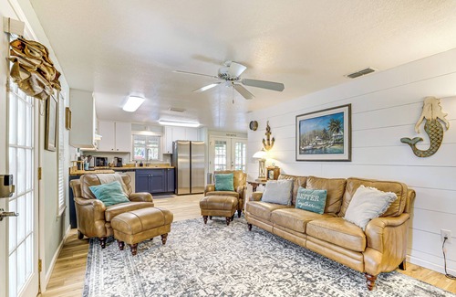 Weeki Wachee Gardens House | Waterfront Florida Abode w/Deck, Grill & Fire Pit