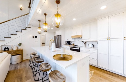 Maynardville House | Waterfront gem on Norris Lake w/dock, sunset lake views, decks, and firepit