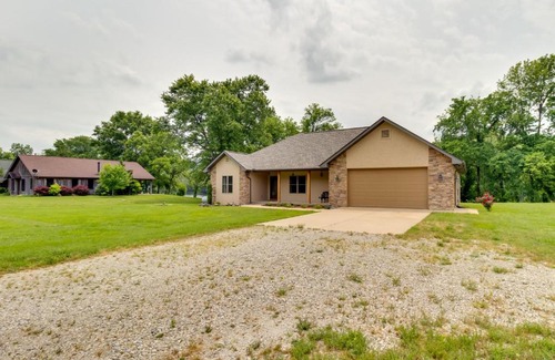 Gassville House | Waterfront Getaway with Patio on the White River!