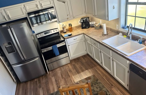 Claiborne Cottage | Waterfront Getaway