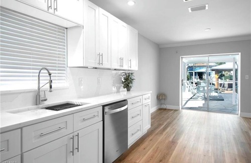 Isles of Capri House | Waterfront - Gulf Access - Pool - Boat dock - kayak - Golf cart - Bicycles