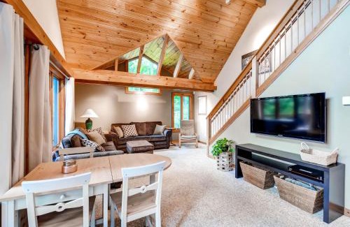 Highland Lakes House | Waterfront Highland Lake Home with Deck and Dock