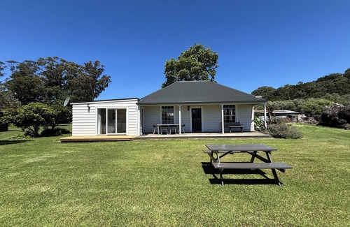 Russell House | Waterfront Historic Homestead in Clendon Cove with tidal boat ramp, EV charging