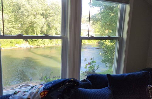 Murphy House | Waterfront Home, 3 BR, 2 Bath, HOT TUB, Pet-Friendly, Fishing, Fire Pitn