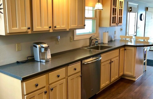 Luxemburg House | WATERFRONT HOME. Gorgeous Sunsets. Sleeps 5! 25 minutes to Lambeau. 5 star!