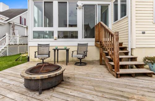 West Ocean City House | Waterfront Home with OC Skyline Views