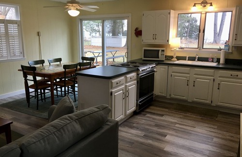 Lexington Cottage | Waterfront Homes in Lexington
