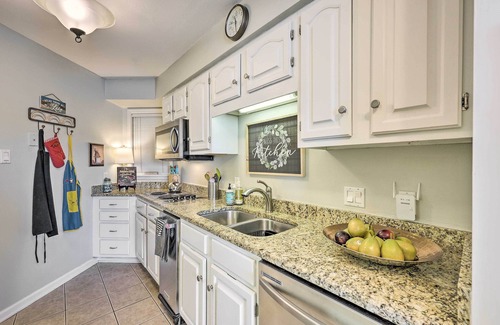 Lake Hamilton Condo | Waterfront Hot Springs Condo: Pool, Hot Tub Access