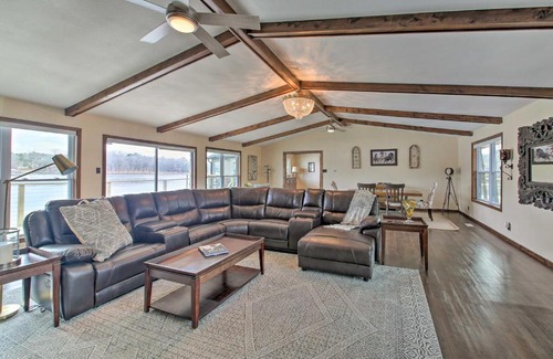 Piney House | Waterfront Hot Springs Home with Private Dock!