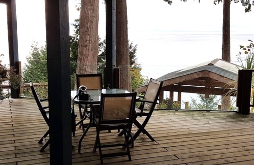 Davis Bay House | Waterfront, Hot Tub, Private Beach, Views, Huge Deck