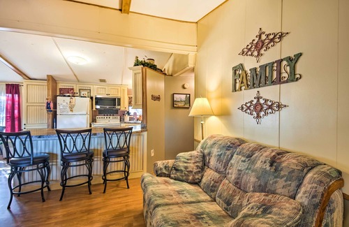 Canadian House | Waterfront House w/Boat Slip on Lake Eufaula!