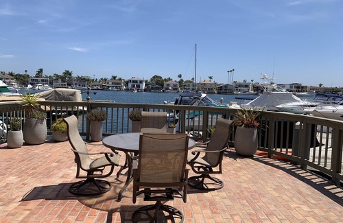 Huntington Harbour House | Waterfront in Huntington Harbor! Water enthusiasts dream vacation home.