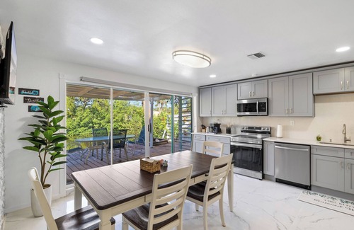 East Tampa House | Waterfront Island Paradise