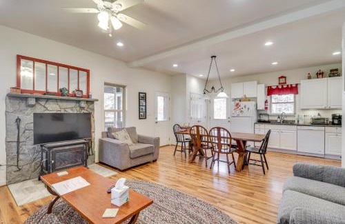 Windwood Coves House | Waterfront Lake Anna Home Kayaks and Private Dock