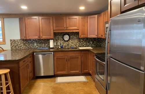 Unionville House | Waterfront Lake Cabin