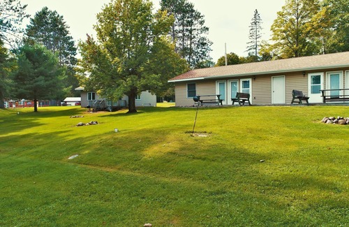 Hayward Cabin | Waterfront Lake Cabin