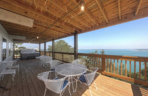 Canyon Lake House | Waterfront Lake House With Hot Tub & Firepit