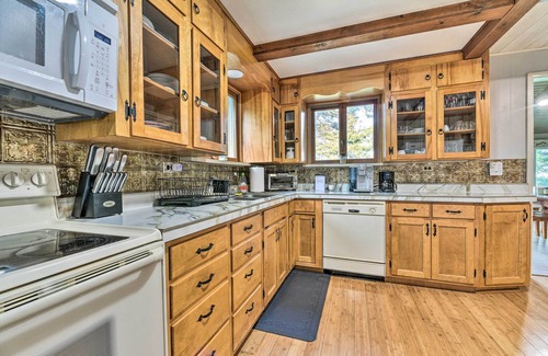 Forestville Cottage | Waterfront Lake Huron Getaway: Private Beach!
