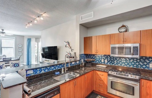 Lantana Apartment | Waterfront luxurious 2 bedrooms apartment with all amenities in fabulous Lantana