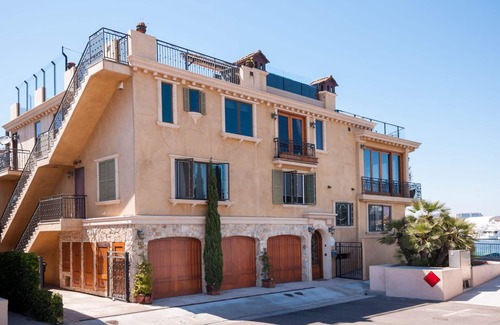 Balboa Peninsula House | Waterfront Mansion w. Rooftop pool and hot tub. Amazing bay & beach views