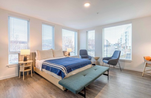 Retsil Apartment | Waterfront Marina Square Extended Stay Hotel. Pet Friendly!!