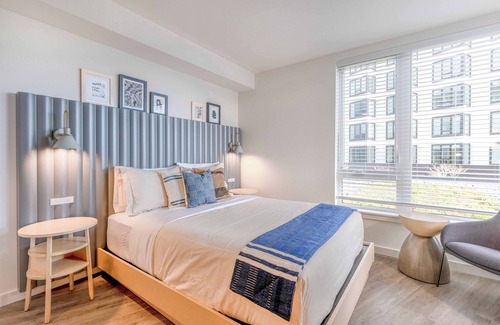 Retsil Apartment | Waterfront Marina Square Extended Stay Hotel. Pet Friendly!!