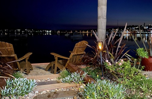 Merimbula Apartment | "Waterfront" on Merimbula Lake 2 Bedroom Apartment.