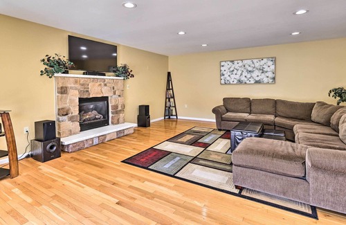 Henryville House | Waterfront Poconos Getaway: Game Room & Deck!