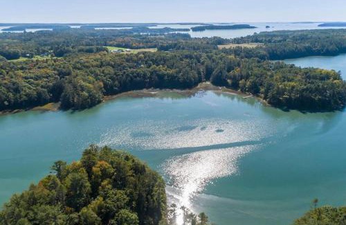 Freeport Apartment | Waterfront Private Apartment, 5 minutes from LLBean!