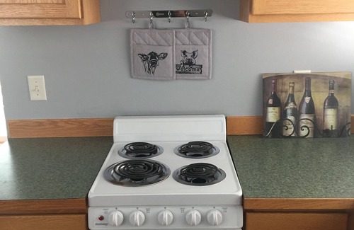 Sunland Estates Apartment | Waterfront Rental near Gorge Amphitheater