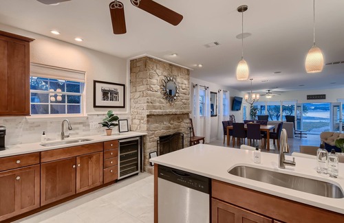 La Hacienda Estates House | Waterfront Retreat | Main House + Guest Spaces, Boat Ramp & Games Galore!