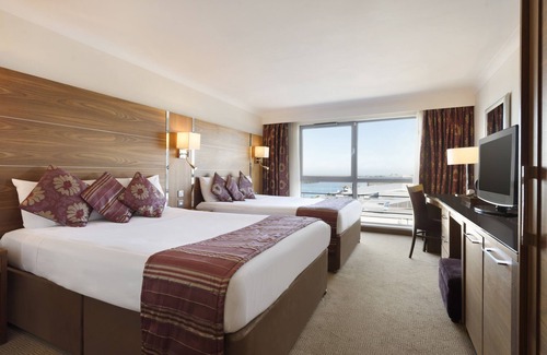 Southport Hotel | Waterfront Southport Hotel