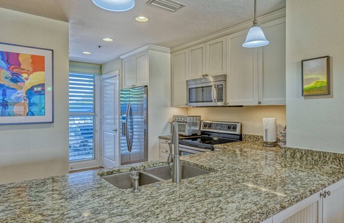 Whitney Beach Condo | Waterfront ❤ Spa/Pool ❤ Private Paradise on LBK !