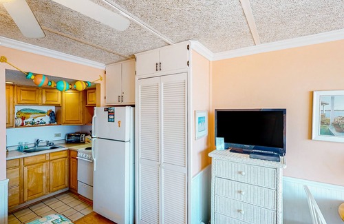 Atlantic Beach Condo | Waterfront suite with pool, beach access, Wifi & balcony
