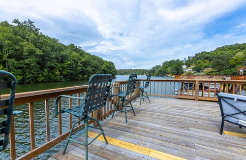 Dublin Cabin | Waterfront/Sunset Views/Amazing Dock on Claytor! 3BS6