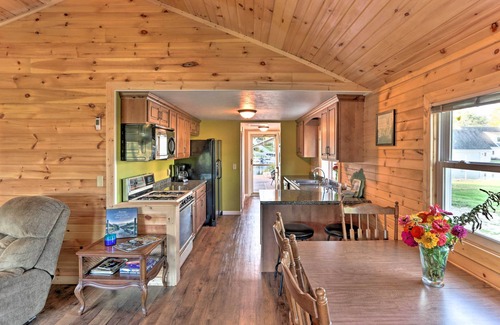 Enchanted Hills House | Waterfront Syracuse Home: Deck, Fire Pit & Kayaks