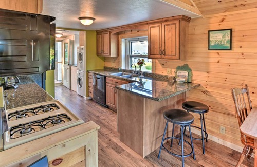 Enchanted Hills House | Waterfront Syracuse Home: Deck, Fire Pit & Kayaks