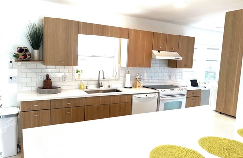 Bay Harbor Estates House | Waterfront Tranquil Paradise. nRelax & enjoy beautiful sunsets from your dock!