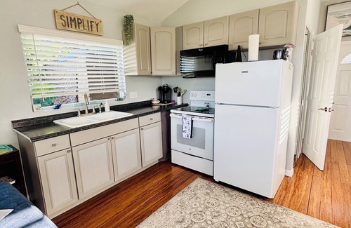 Nokomis Cottage | Waterfront Venice Nokomis FL Bay view Private Guest suite/house pet friendly