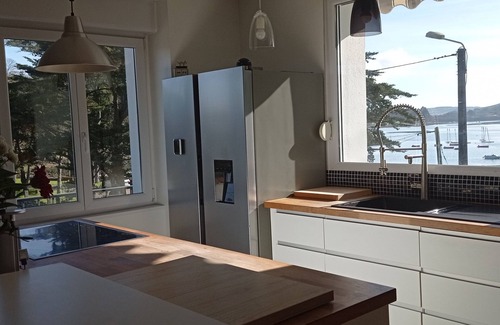 Logonna-Daoulas Villa | Waterfront villa with panoramic sea view
