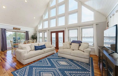 Dandridge Ski Chalet | Waterfront Vista at White Oak Cove: Majestic Water Views of Douglas Lake & the Smoky Mountains