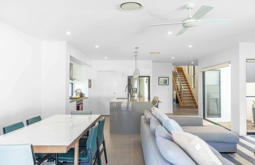 Helensvale House | Waterfront Wonder - Pool, Views & Luxury Stay